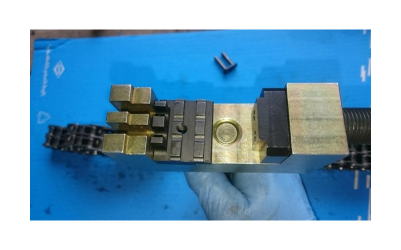 Zusatzbild 4 Nietwerkzeug für Doppel- und Einfach-Steuerketten